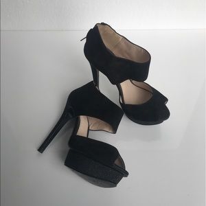 Pelle Moda Peep Toe Strappy Heel